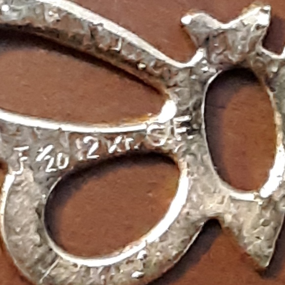 Gold butterfly neckless - Picture 3 of 3